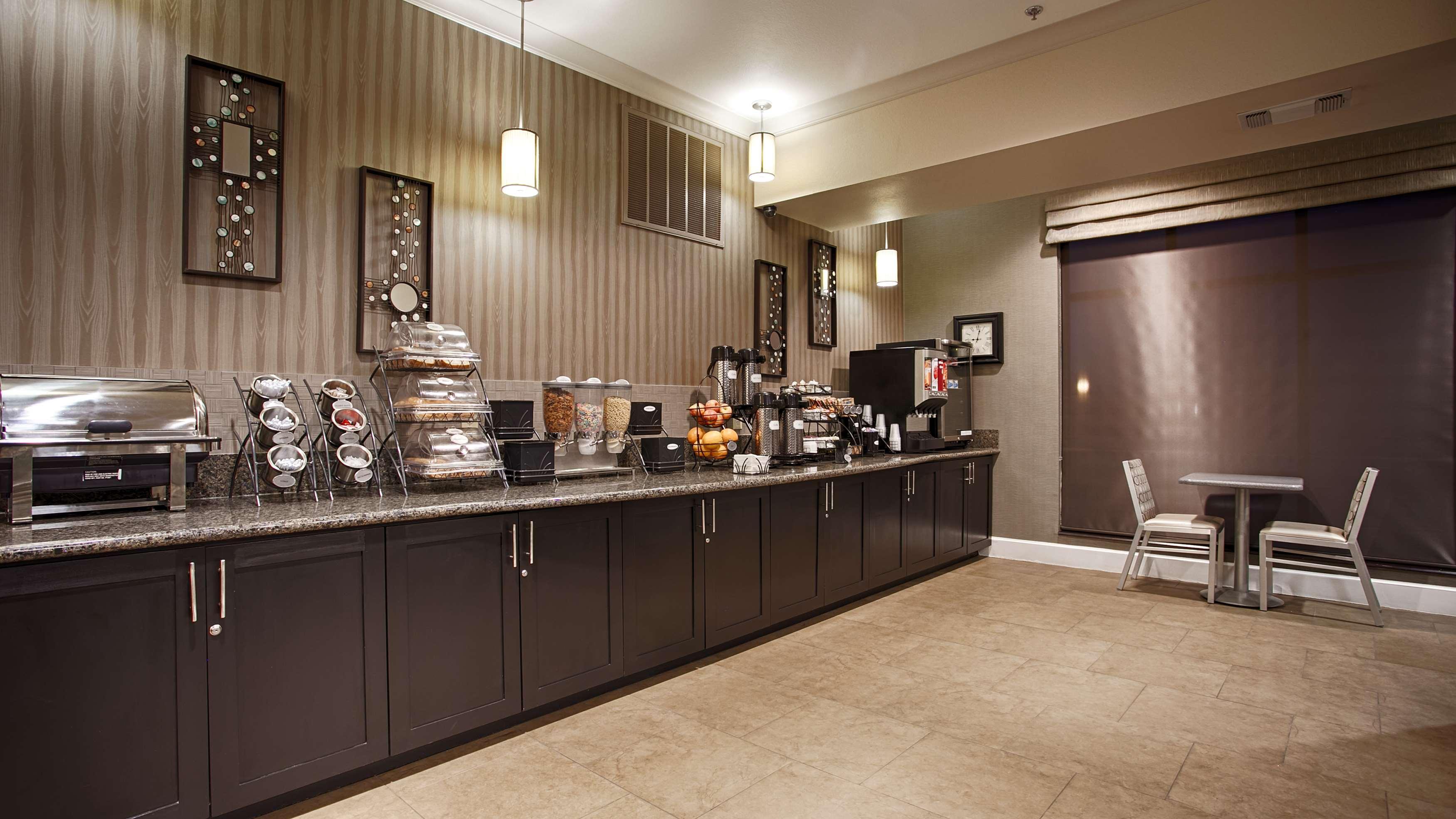 Best Western Plus Texarkana Inn And Suites Exterior photo