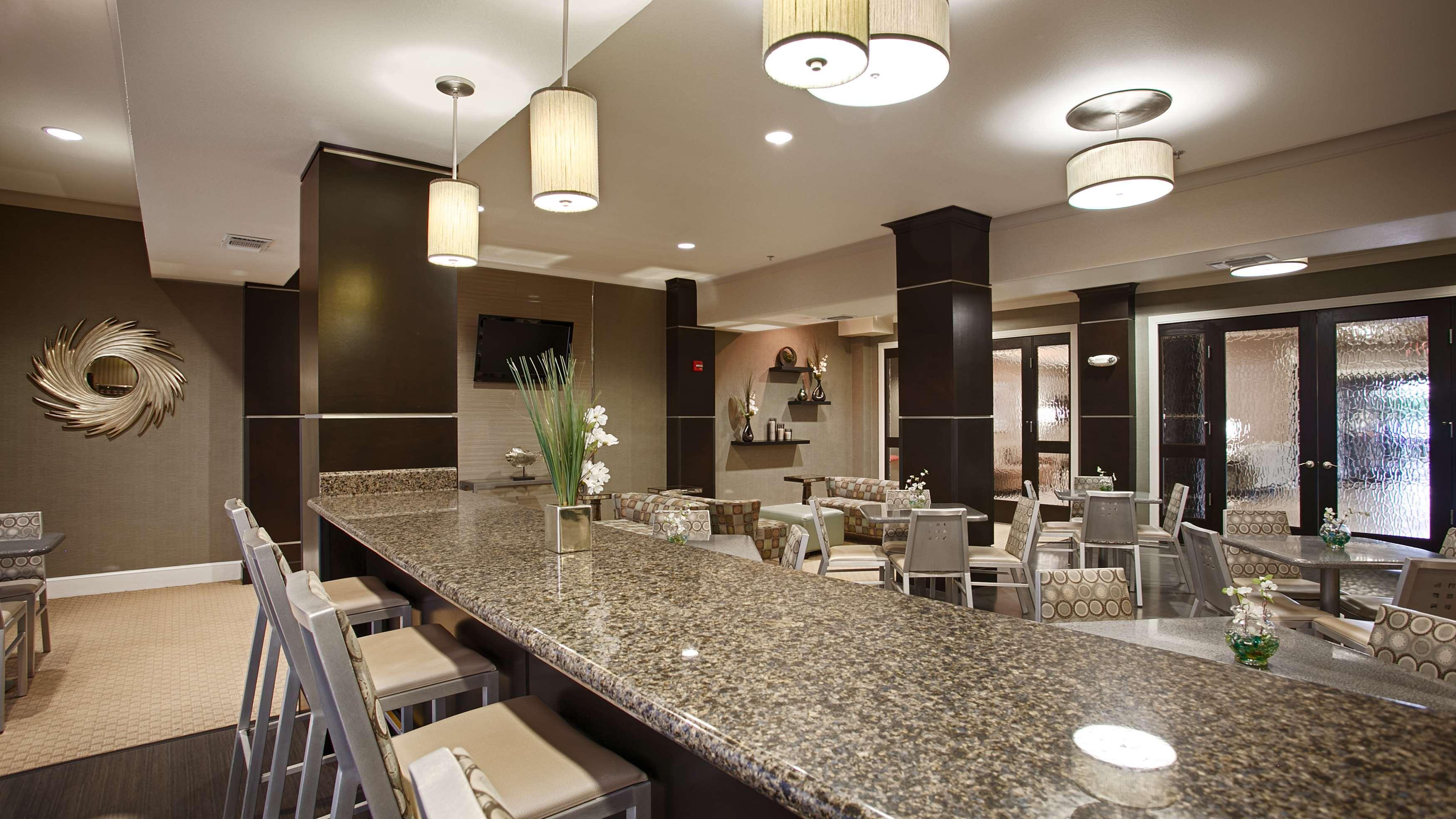 Best Western Plus Texarkana Inn And Suites Exterior photo